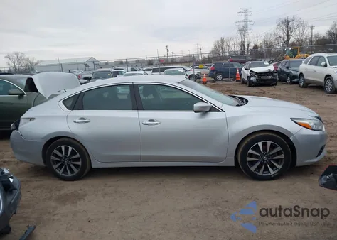 2017 Nissan Altima 2.5 Sv z USA, uszkodzony, nr VIN 1N4AL3AP8HC292053